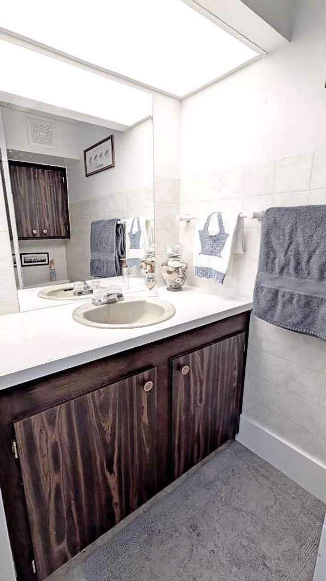 3503 Cedarille Drive Sw, House other with 5 bedrooms, 2 bathrooms and 2 parking in Calgary AB | Image 43