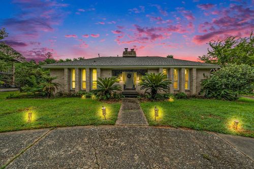629 Oakdale St, Shoreacres, TX, 77571-7237 | Card Image