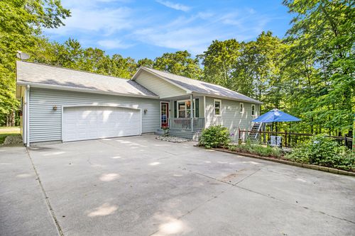 9510 Pere Marquette Dr, Stanwood, MI, 49346-8358 | Card Image