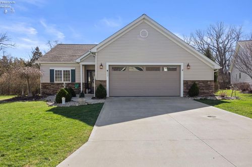 329 Lighthouse Oval, Marblehead, OH, 43440-2910 | Card Image