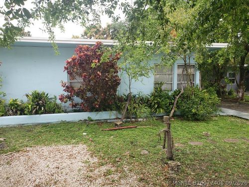 283 Ne 111th St, Miami, FL, 33161-7020 | Card Image