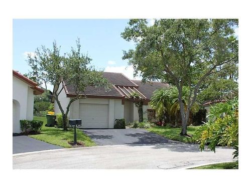 2330 Columbia, Weston, FL, 33326-2322 | Card Image