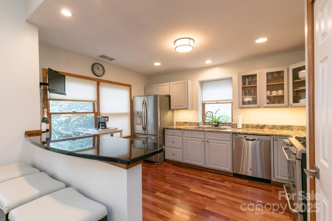 C - 220 Stoney Falls Loop, Condo with 3 bedrooms, 3 bathrooms and null parking in Burnsville NC | Image 7