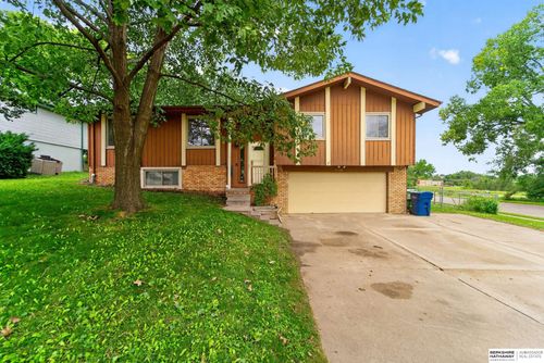 2106 Coventry Drive, Bellevue, NE, 68123 | Card Image