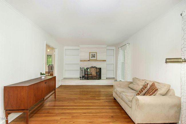 Family Room | Image 25