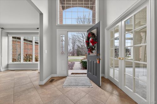 57165 Willow Ridge Blvd, Washington Township, MI, 48094-3208 | Card Image