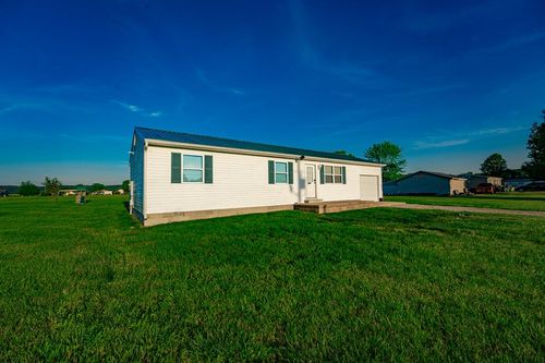 2025 Little Creek Rd, Frankfort, OH, 45628-9755 | Card Image