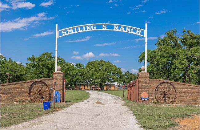 24000 State Highway 279, Home with 3 bedrooms, 2 bathrooms and null parking in Cross Plains TX | Image 4