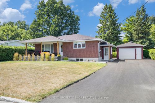 1476 Maxime St, Gloucester, ON, K1B3L1 | Card Image
