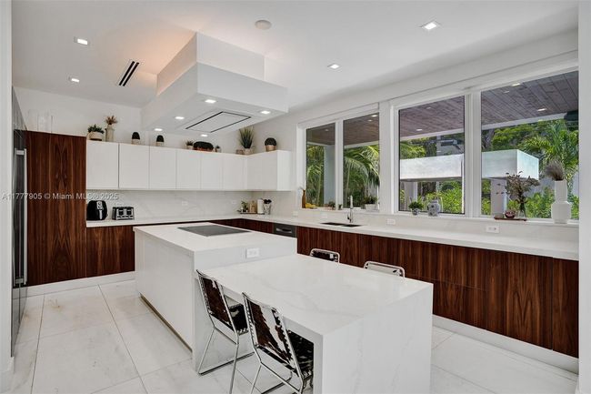 201 Buttonwood Dr, House other with 5 bedrooms, 7 bathrooms and null parking in Key Biscayne FL | Image 17