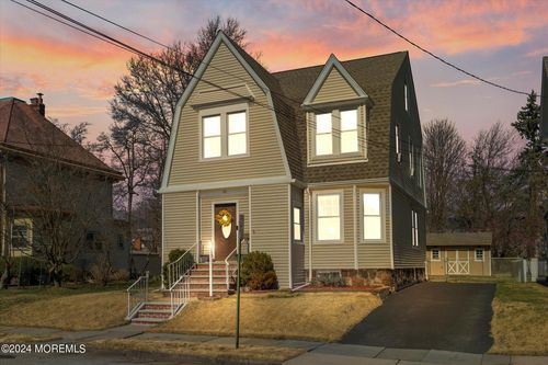 15 Elizabeth Ave, Kearny, NJ, 07032-1824 | Card Image