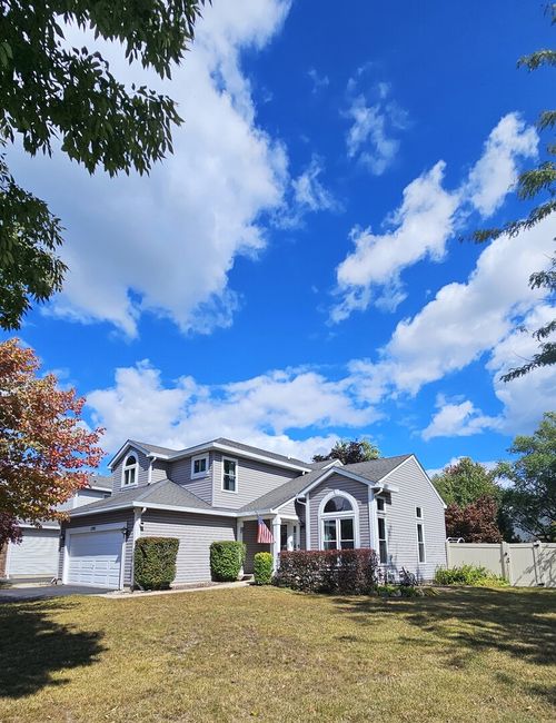 1593 Vineyard Dr, Gurnee, IL, 60031-5117 | Card Image