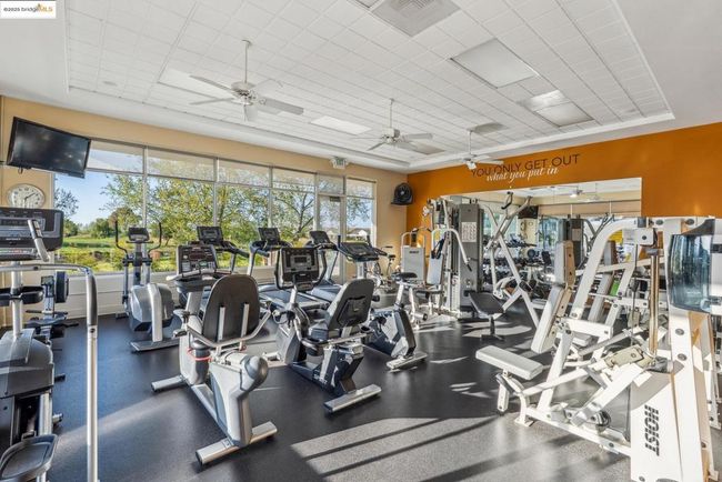 664 Prince Albert Way, Home with 2 bedrooms, 2 bathrooms and 1 parking in Brentwood CA | Image 55