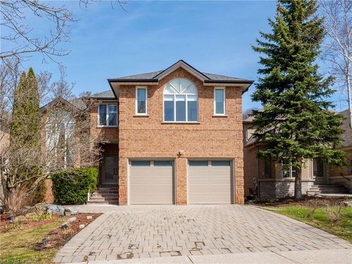122 Arten Ave, Richmond Hill, ON, L4C9Y3 | Card Image