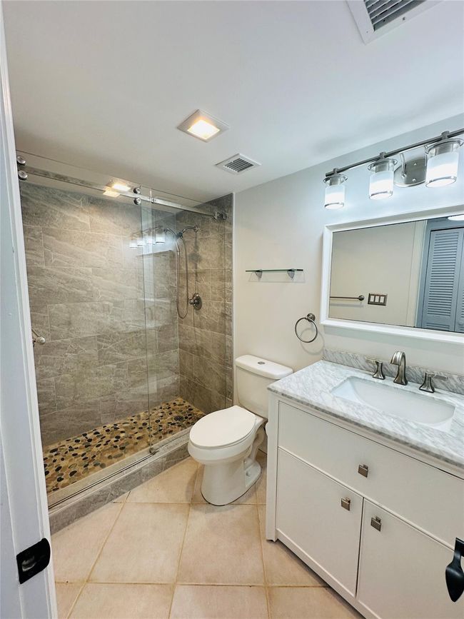 APT-2010 - 750 N Ocean Blvd, Condo with 2 bedrooms, 2 bathrooms and null parking in Pompano Beach FL | Image 41