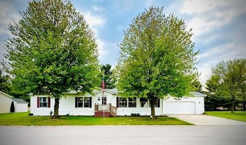 13633 Iris Ln, Cedar Springs, MI, 49319-8229 | Card Image