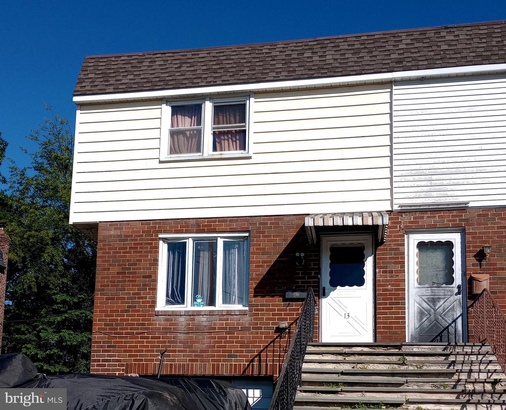 Ashbourne Rd, Darby, PA 19023