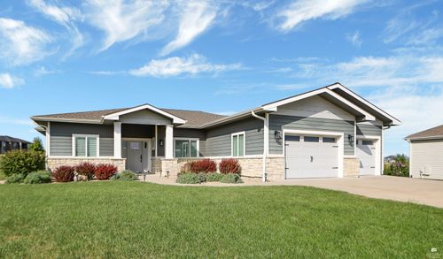 5516 Colbert Hills Dr, Manhattan, KS, 66503-5500 | Card Image