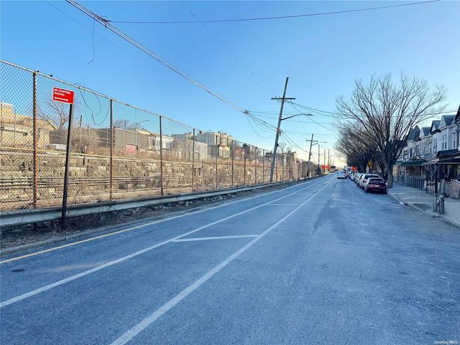 4465 Park Ave, House other with 4 bedrooms, 2 bathrooms and null parking in Bronx NY | Image 7
