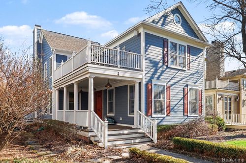 4 Riverbank Dr, Beverly Hills, MI, 48025-4808 | Card Image