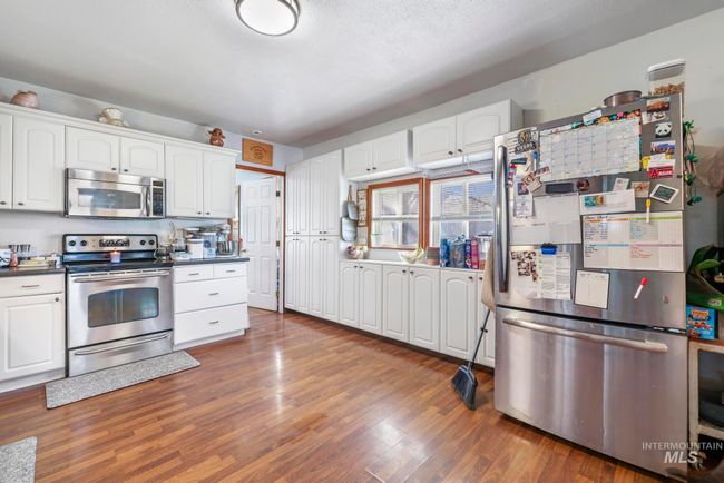 706 Utah St, House other with 3 bedrooms, 3 bathrooms and null parking in Gooding ID | Image 8