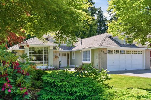 1000 Eaglecrest Dr, Qualicum Beach, BC, V9K1E9 | Card Image