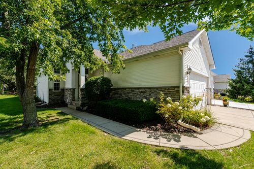 206 Fieldstone Dr, Chesterton, IN, 46304-3538 | Card Image