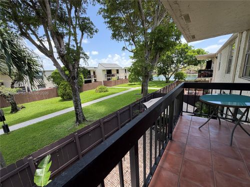 d206-8303 Sw 142nd Avenue, Miami, FL, 33183 | Card Image