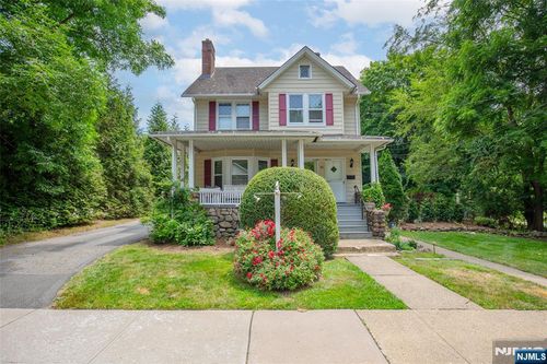 60 Arch St, Ramsey, NJ, 07446-1914 | Card Image