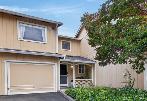 107 Acorn Dr, Petaluma, CA, 94952-1935 | Card Image