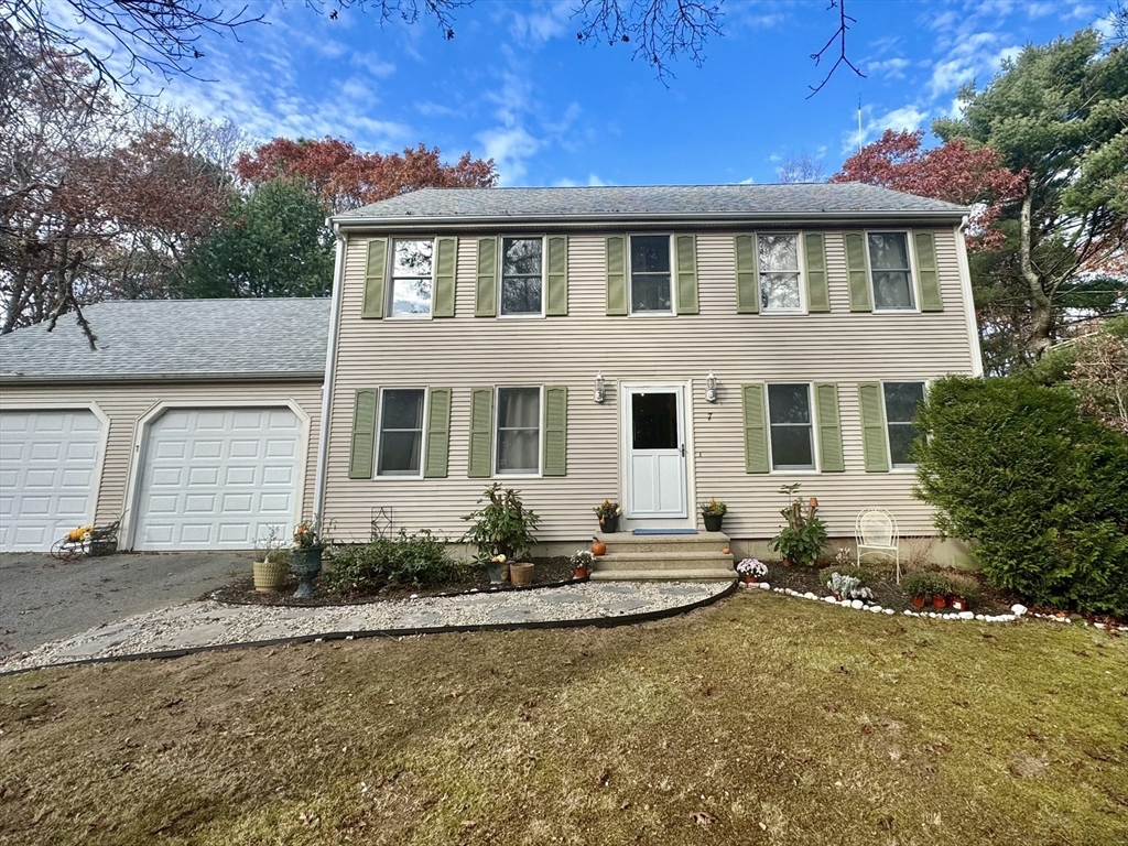 Oakwood Dr, Sagamore Beach, MA 02562