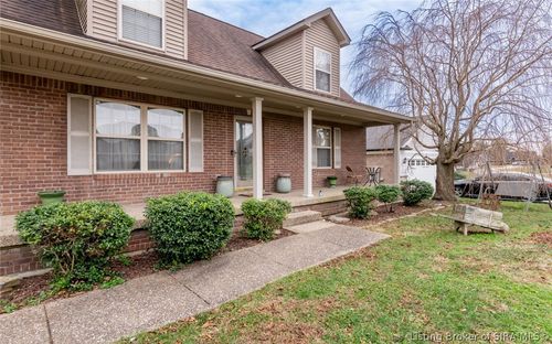 8426 Aberdeen Ln, Charlestown, IN, 47111-8992 | Card Image
