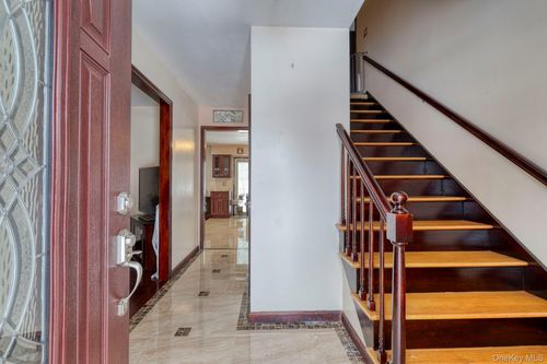 12 Nob Hl, Poughkeepsie, NY, 12603-5544 | Card Image