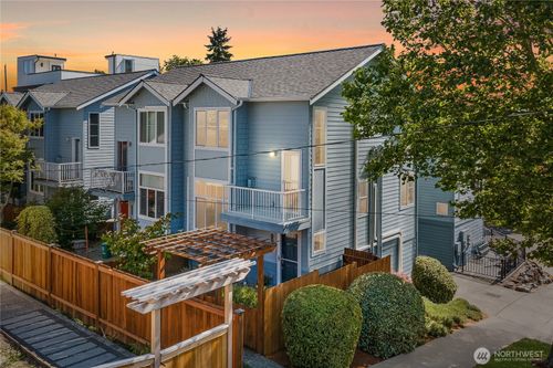 2400 W Boston St, Seattle, WA, 98199-3504 | Card Image