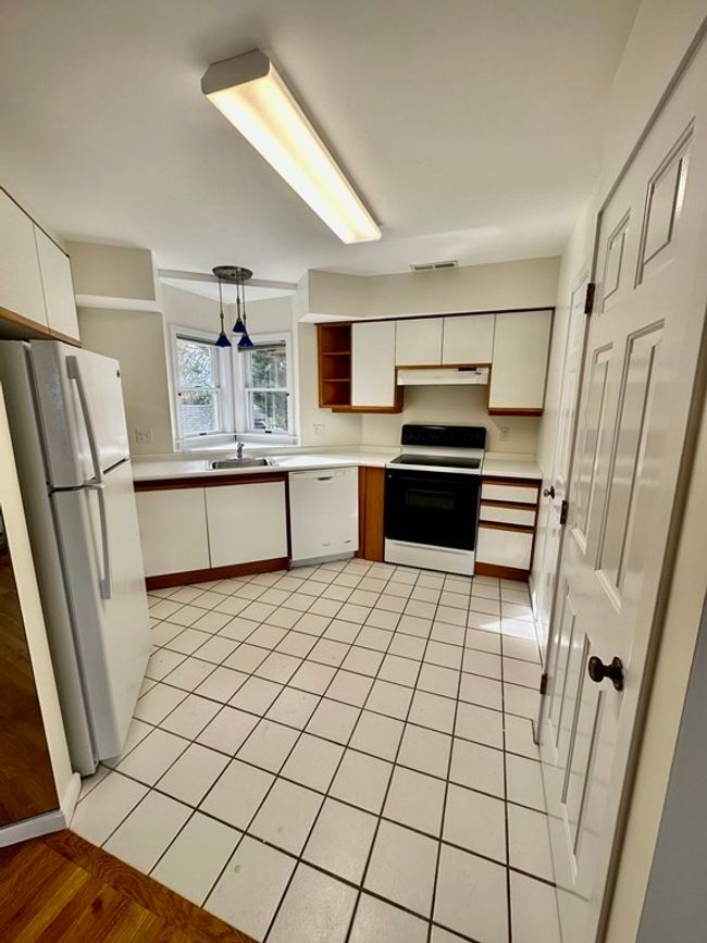 WGARAGE - 11 Spinnaker Hill Ln, Condo with 1 bedrooms, 1 bathrooms and 2 parking in Hull MA | Image 15