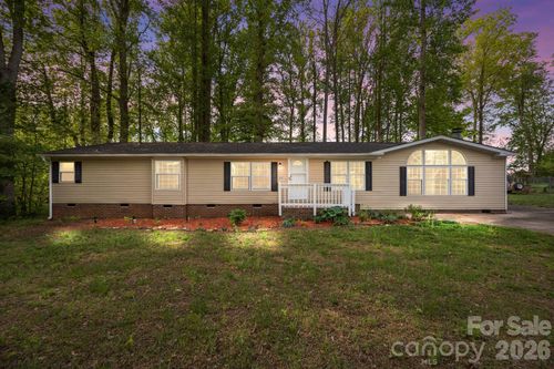 117 Clove Ln, Statesville, NC, 28677-8510 | Card Image