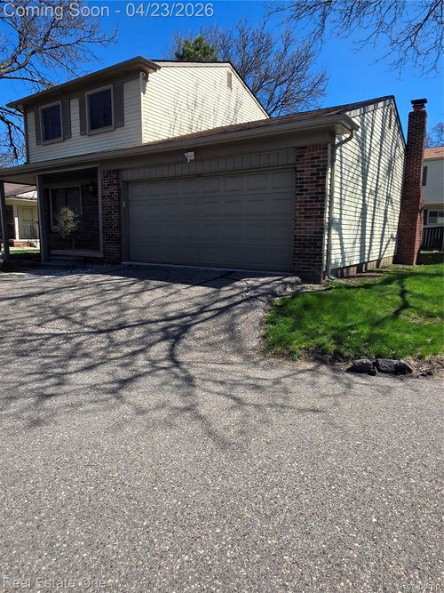 2898 Roundtree Dr, Troy, MI, 48083-2348 | Card Image