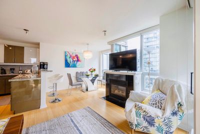 2201 - 1328 W Pender St, Condo with 2 bedrooms, 2 bathrooms and 1 parking in Vancouver BC | Image 3