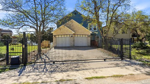 956 Lakebreeze Dr, Canyon Lake, TX, 78133-4193 | Card Image