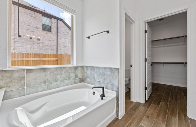 6421 Apache Plum Ln, House other with 4 bedrooms, 3 bathrooms and null parking in Spicewood TX | Image 27