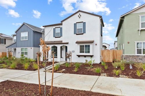 1077 Martin St, Winters, CA, 95694-1875 | Card Image