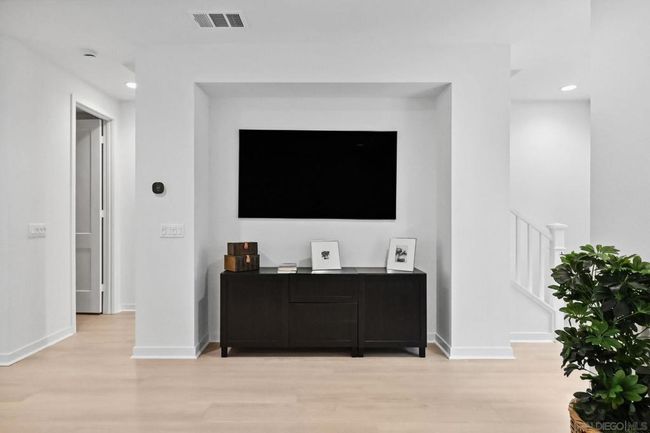2581 Broom Ln, Townhouse with 4 bedrooms, 4 bathrooms and 2 parking in Carlsbad CA | Image 15