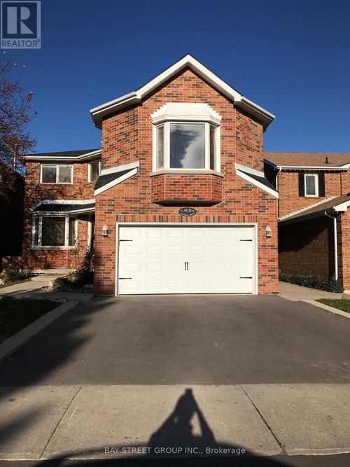 4131 Colonial Dr, Mississauga, ON, L5L4E8 | Card Image