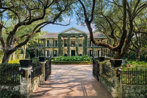 612 Sunset Dr, Coral Gables, FL, 33143-6343 | Card Image