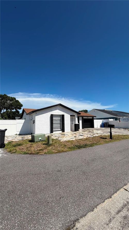 6713 Willow Spring Ct, TAMPA, FL, 33615-2547 | Card Image