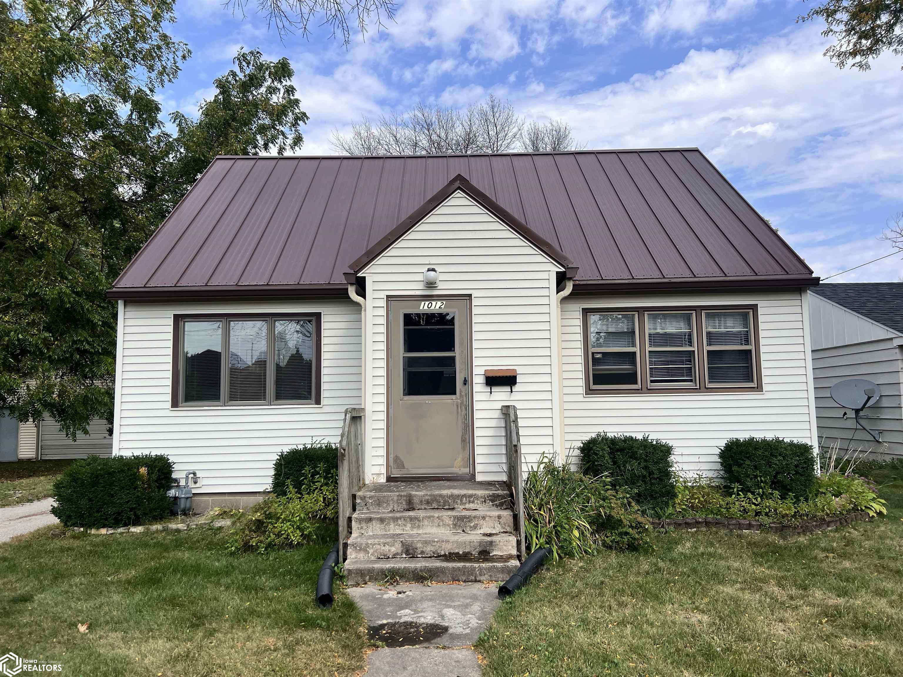 1st St, Mason City, IA 50401