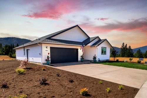 7-1154 Cascade Dr, Cave Junction, OR, 97523 | Card Image