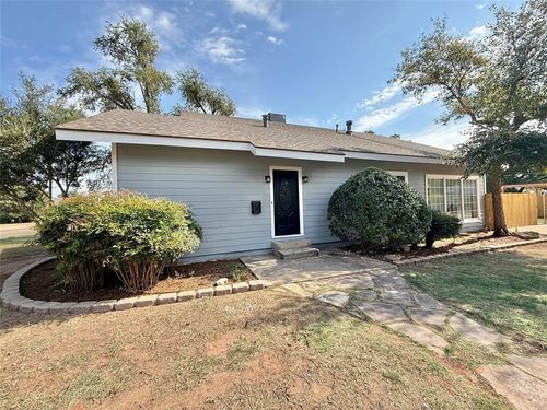 900 E Elm St, Altus, OK, 73521-4026 | Card Image