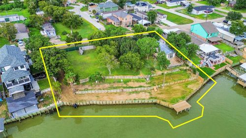 3014 Bay Oaks Harbor Drive, Baytown, TX, 77523 | Card Image