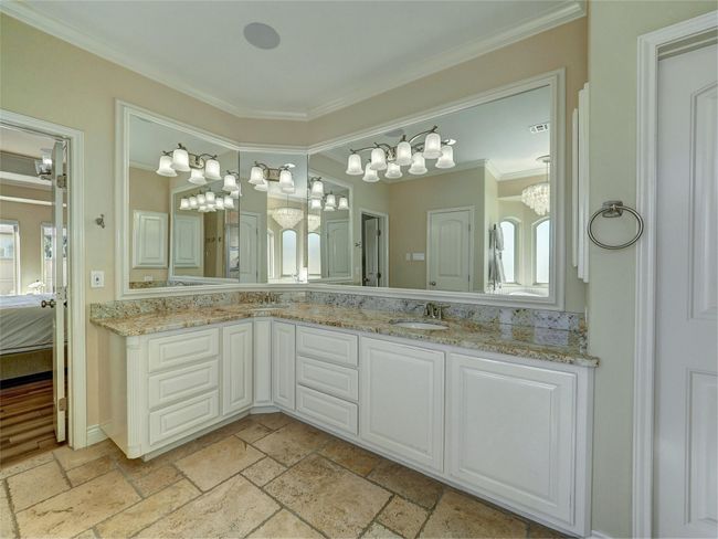 Beautiful granite counter tops and custom cabinets | Image 17
